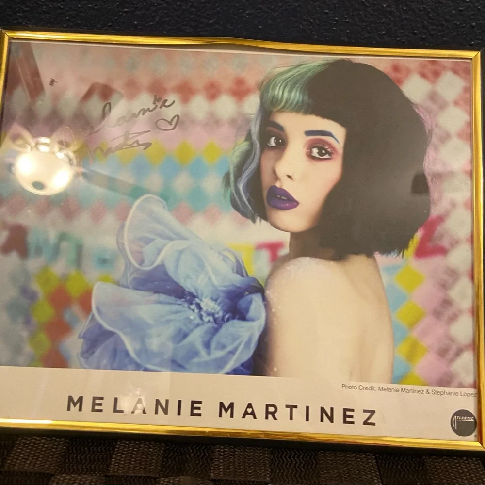 Melanie Martinez Signed / Autographed Framed Photo - Picture 2 of 7